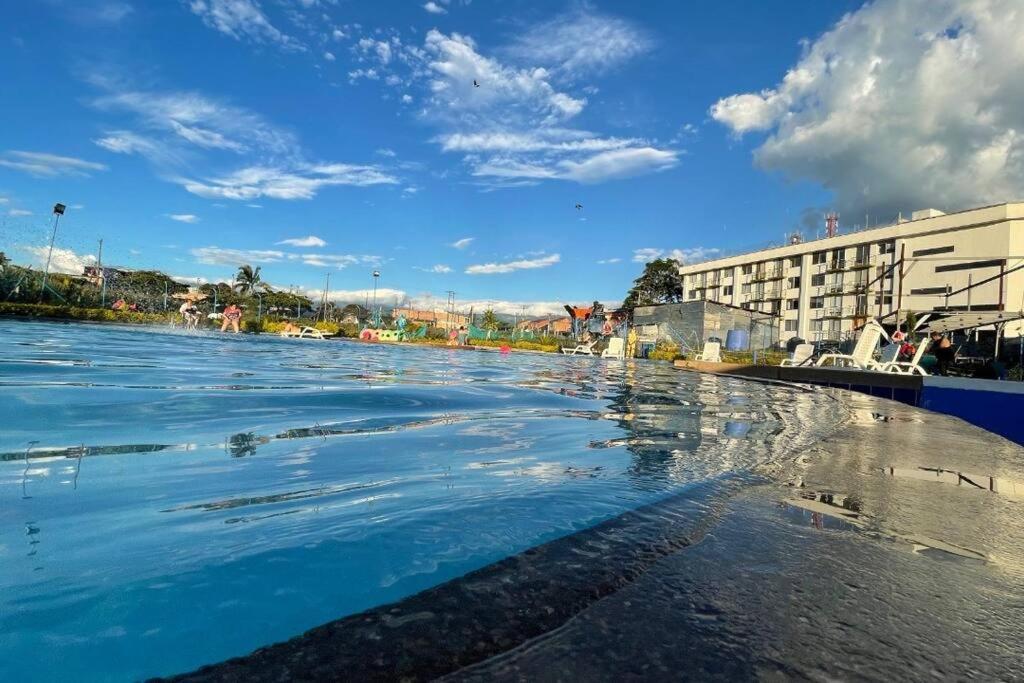 Apartamento cerca parque del Café con Piscina Montenegro Exterior foto