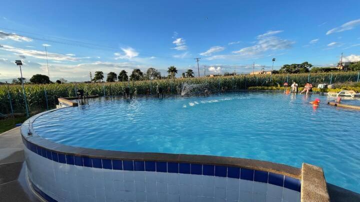 Apartamento cerca parque del Café con Piscina Montenegro Exterior foto