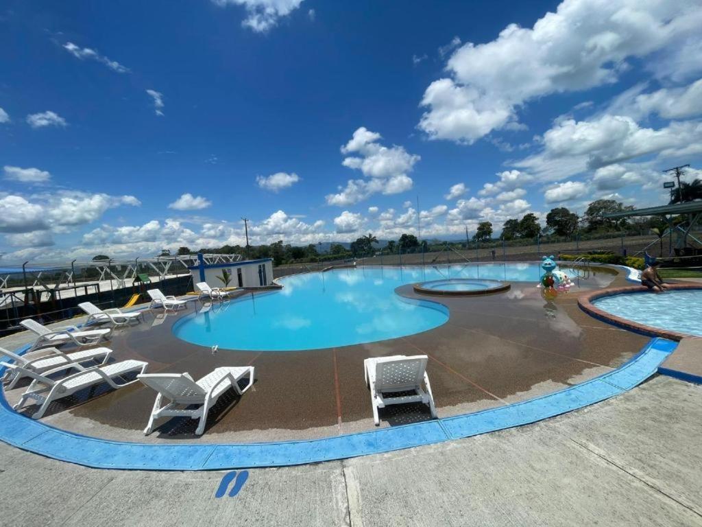 Apartamento cerca parque del Café con Piscina Montenegro Exterior foto